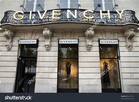 givenchy france website.